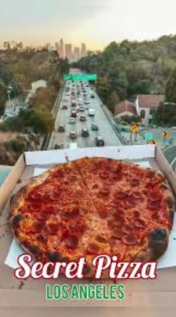 SECRET PIZZA 🍕 Photo